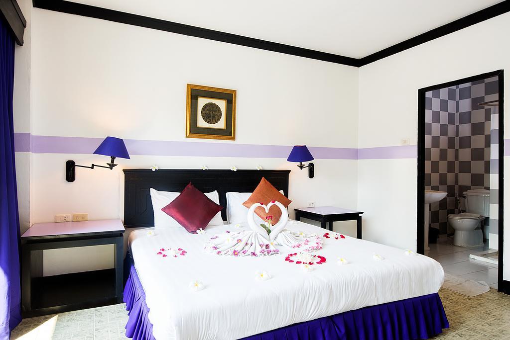Asena Karon Resort 외부 사진
