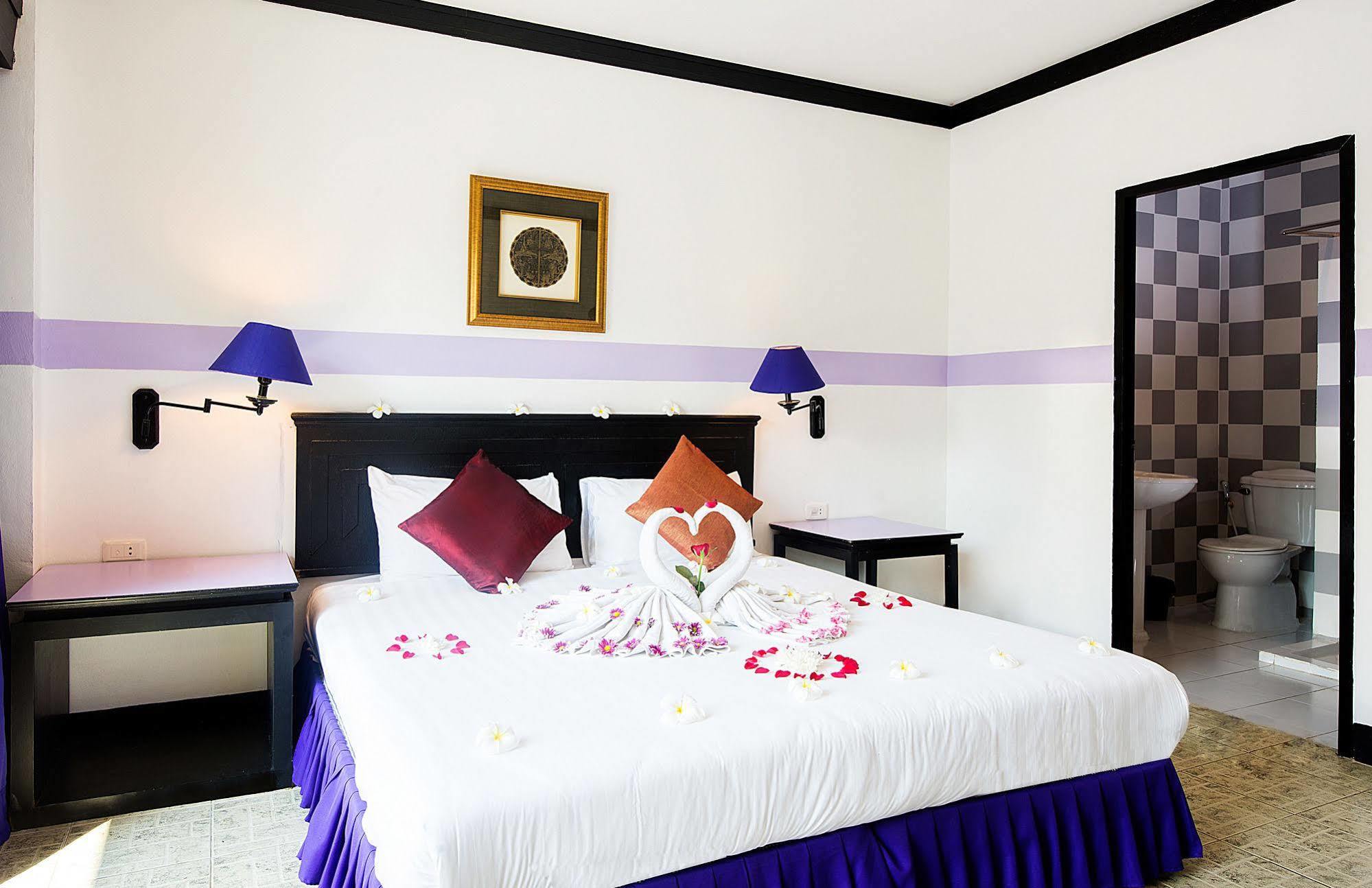 Asena Karon Resort 외부 사진